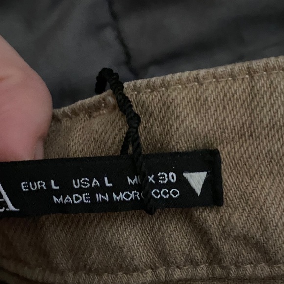 Zara Men's Tan Cargo Pants - Picture 3 of 4